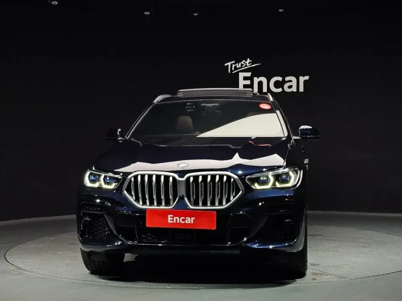 2022 BMW X6 с пробегом 33 463 км