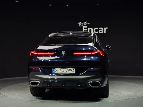 2022 BMW X6 с пробегом 33 463 км