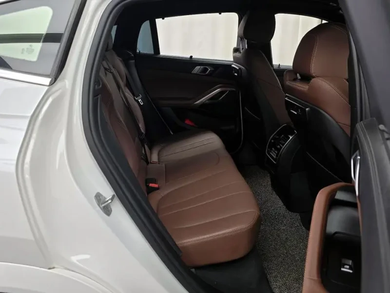 2022 BMW X6 с пробегом 129 012 км