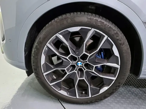 2024 BMW X7 с пробегом 9 737 км