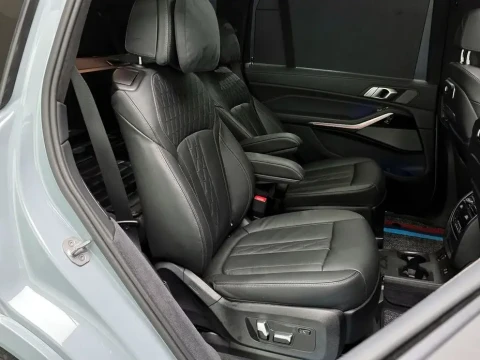 2024 BMW X7 с пробегом 9 737 км