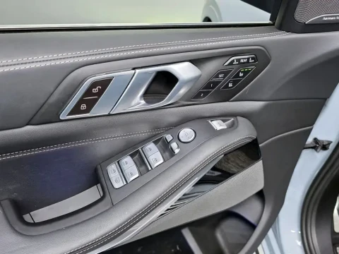 2024 BMW X7 с пробегом 9 737 км