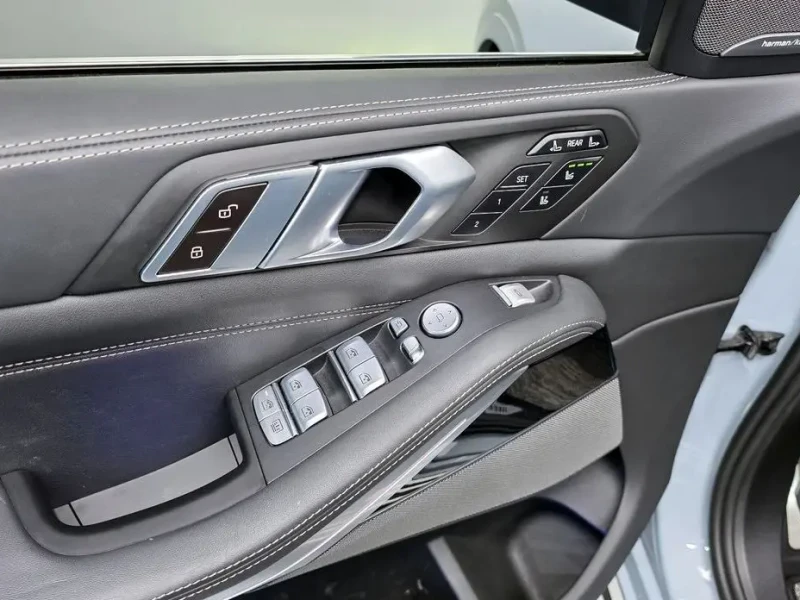 2024 BMW X7 с пробегом 9 737 км