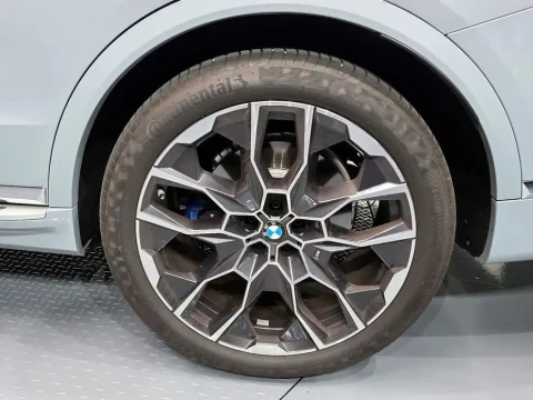 2024 BMW X7 с пробегом 9 737 км