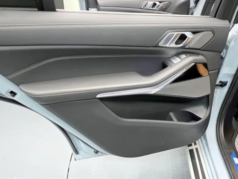 2024 BMW X7 с пробегом 9 737 км
