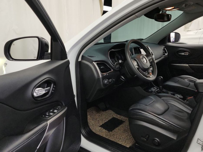 2022 Jeep Cherokee с пробегом 102 399 км