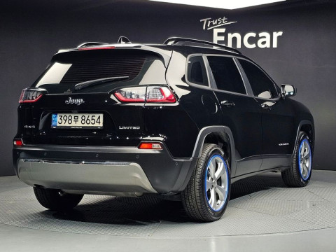 2022 Jeep Cherokee с пробегом 36 059 км