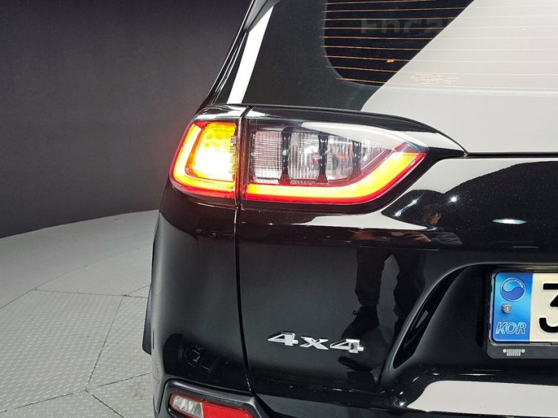 2022 Jeep Cherokee с пробегом 36 059 км