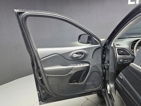 2022 Jeep Cherokee с пробегом 36 059 км