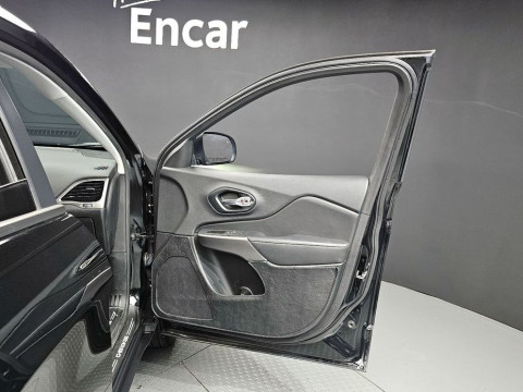 2022 Jeep Cherokee с пробегом 36 059 км