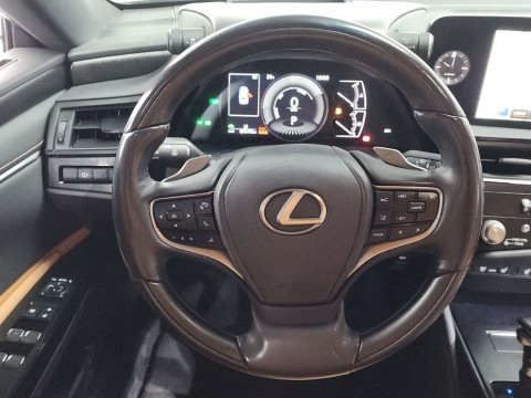 2023 Lexus ES с пробегом 65 670 км