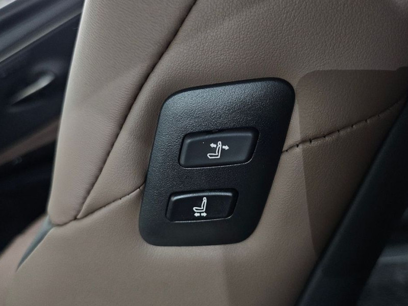 2022 Lexus ES с пробегом 22 696 км