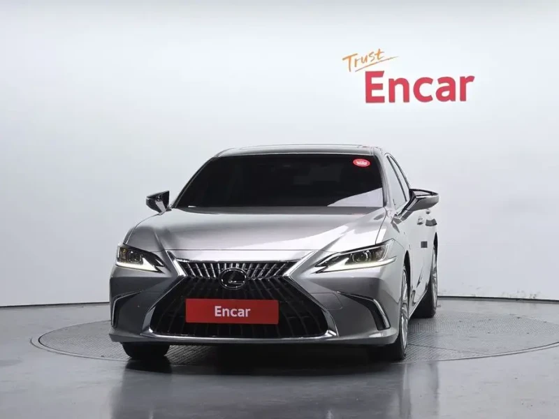 2023 Lexus ES с пробегом 50 154 км