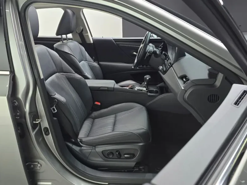 2023 Lexus ES с пробегом 50 154 км