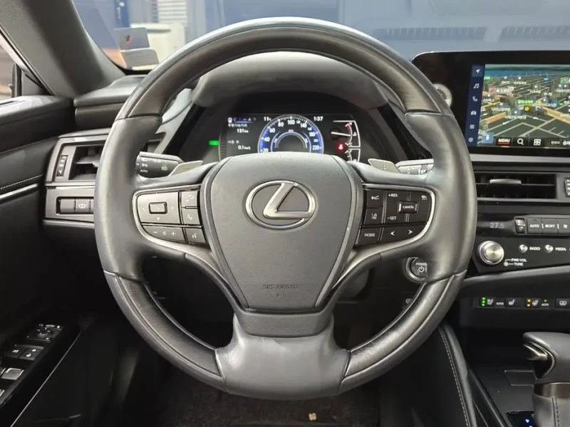2023 Lexus ES с пробегом 50 154 км
