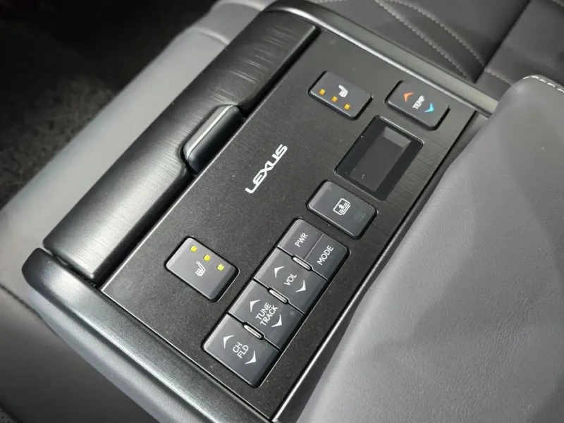 2023 Lexus ES с пробегом 50 154 км