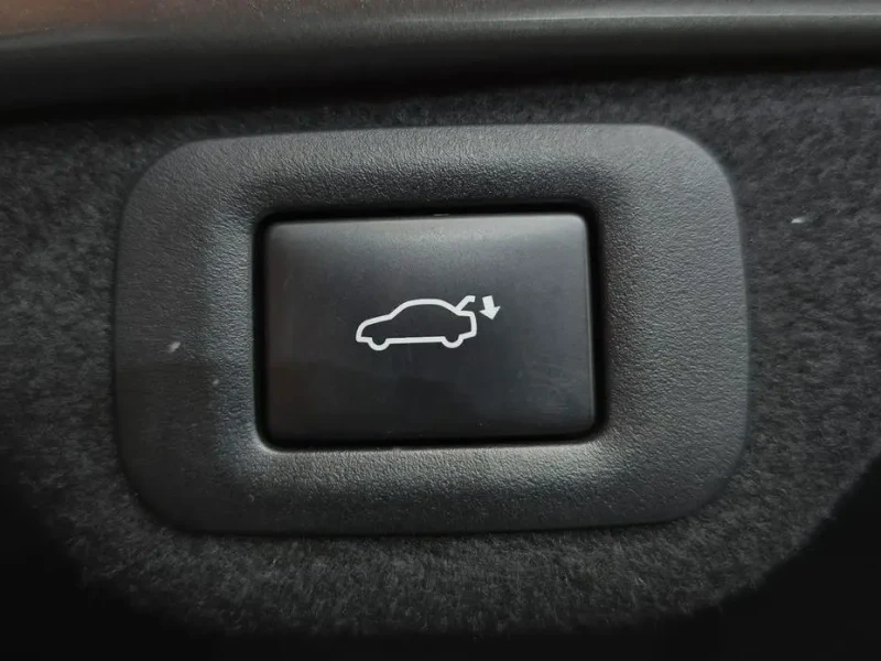 2023 Lexus ES с пробегом 50 154 км