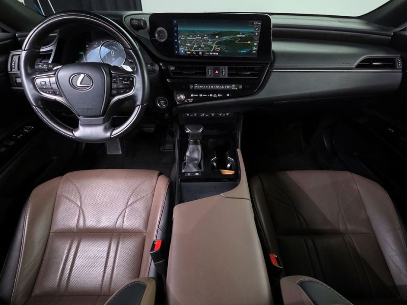 2022 Lexus ES с пробегом 57 289 км