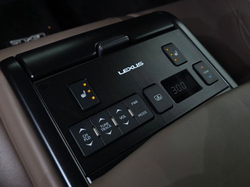 2022 Lexus ES с пробегом 57 289 км