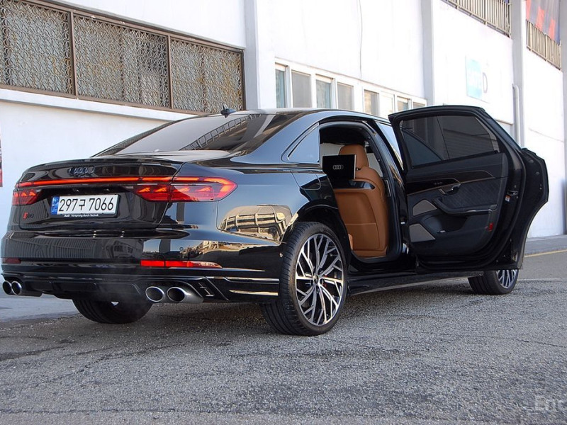 2023 Audi S8 с пробегом 29 545 км