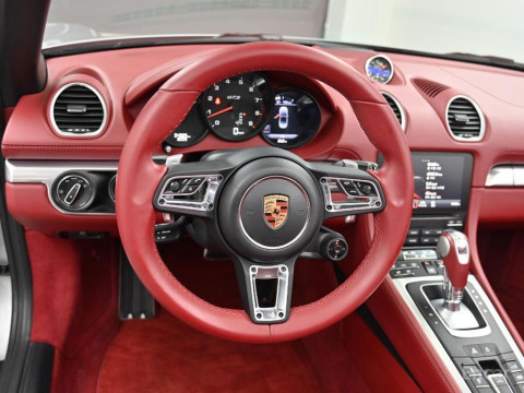 2023 Porsche 718 Spyder с пробегом 34 584 км